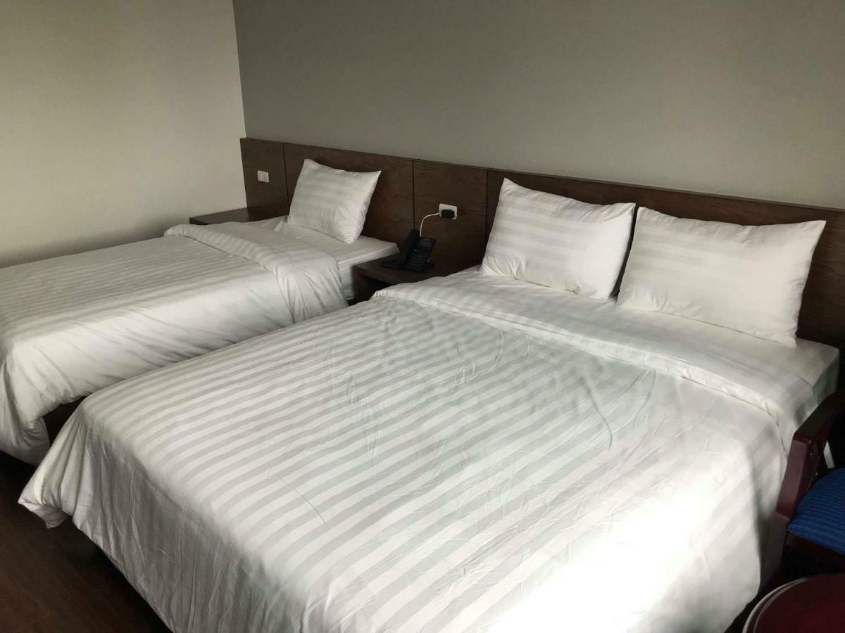 Lex Hotel Ha Long Bagian luar foto