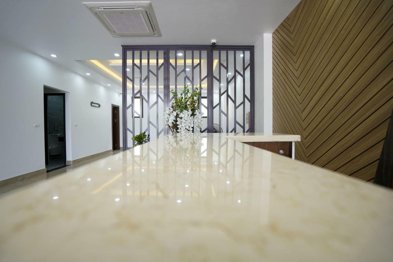 Lex Hotel Ha Long Bagian luar foto